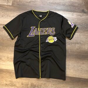 Black and purple Lakers jersey
